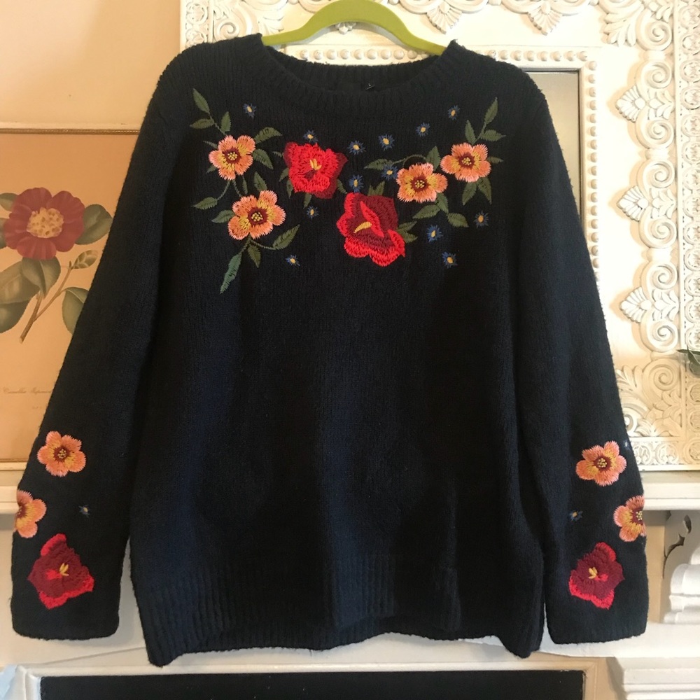 Cliche Embroidered Navy Blue Sweater Boho Floral